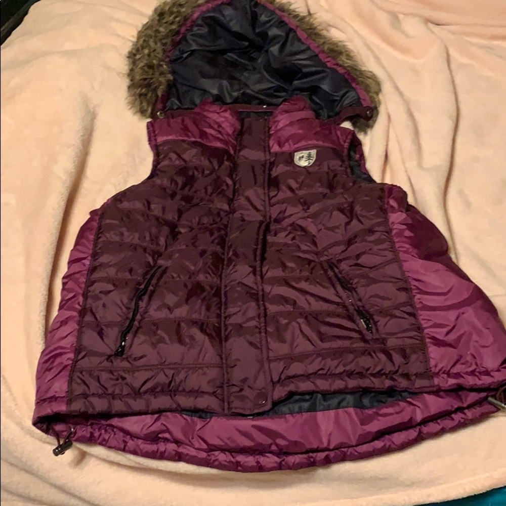 American Eagle vest